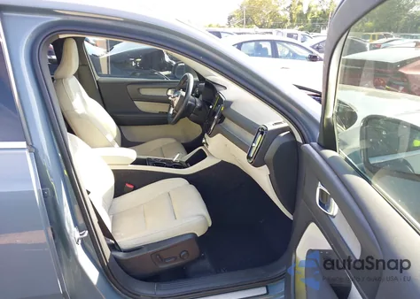 2020 Volvo Xc40 T5 Inscription z USA, uszkodzony, nr VIN YV4162UL9L2338022